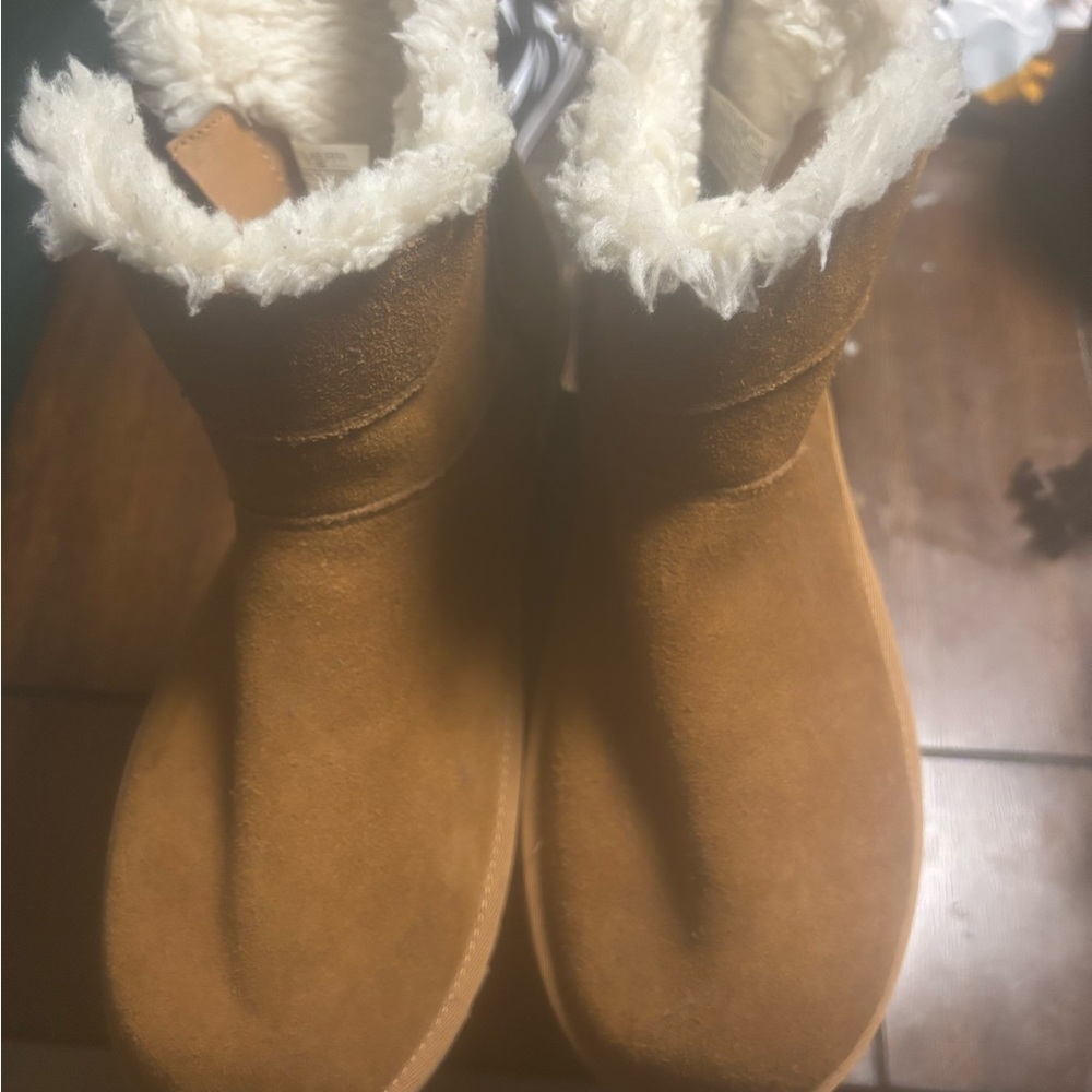 Koolaburra Tan Boots with White Faux Fur